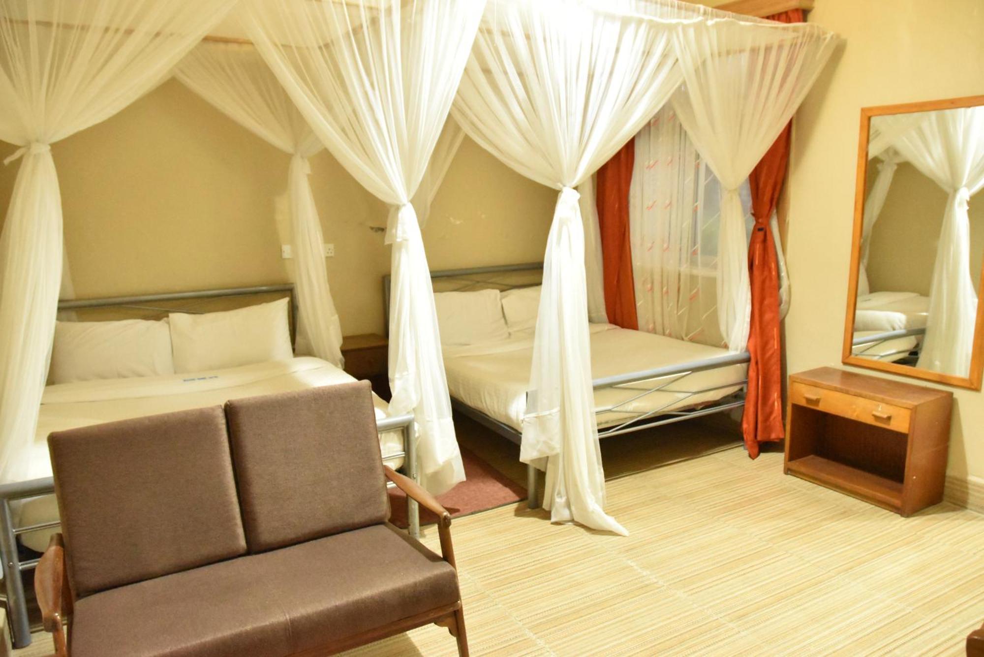 Wagon Wheel Hotel Eldoret Extérieur photo