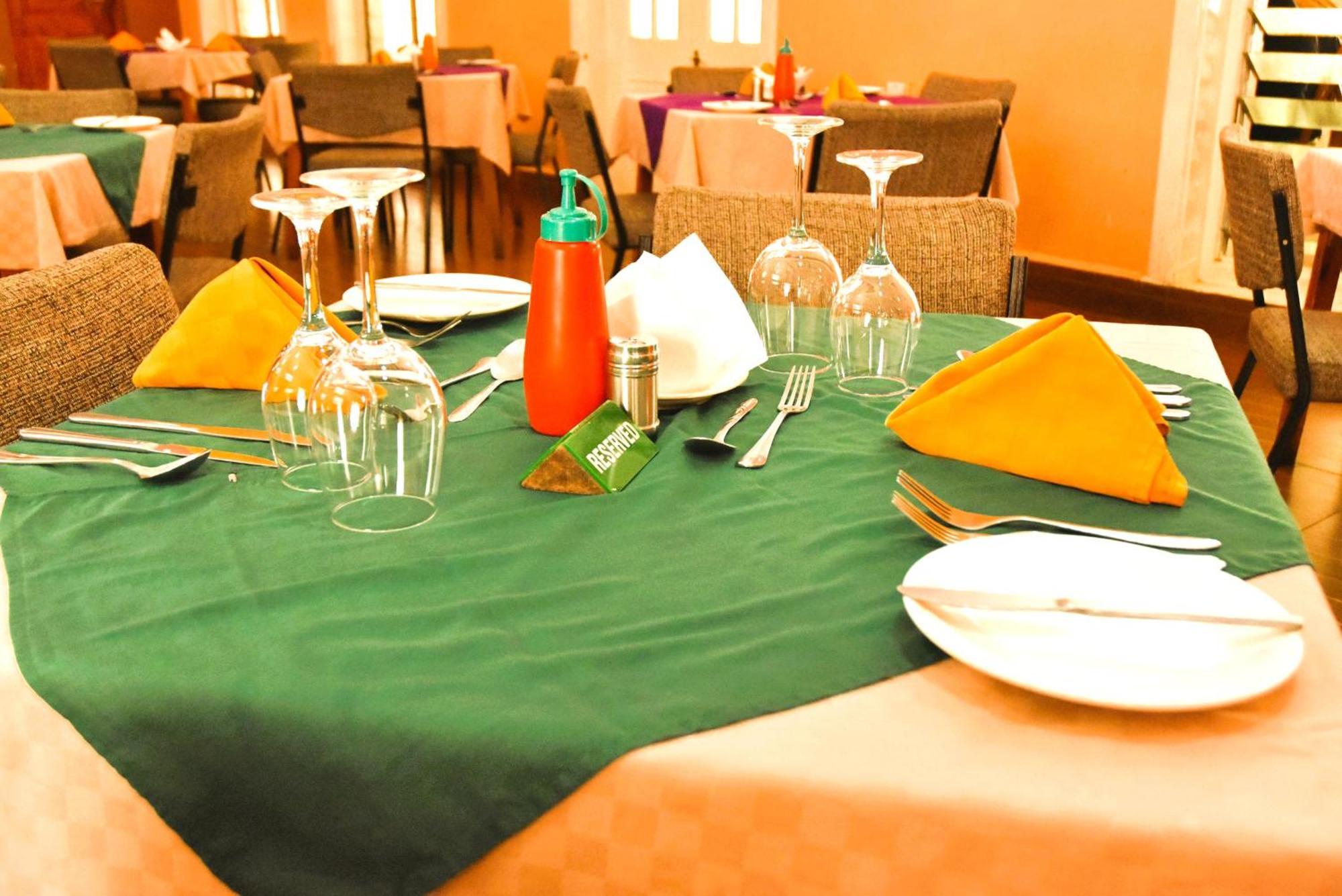 Wagon Wheel Hotel Eldoret Extérieur photo
