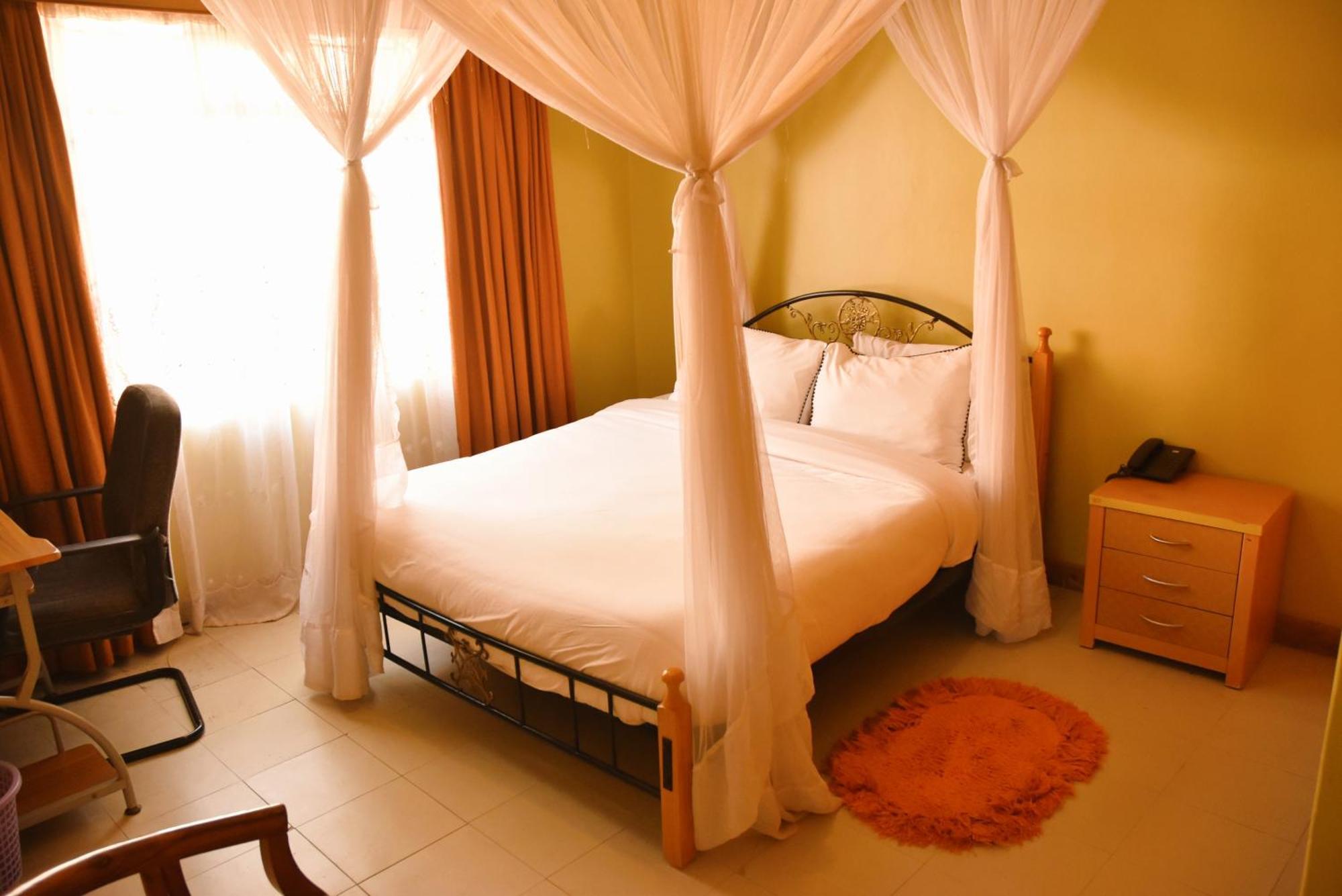 Wagon Wheel Hotel Eldoret Extérieur photo