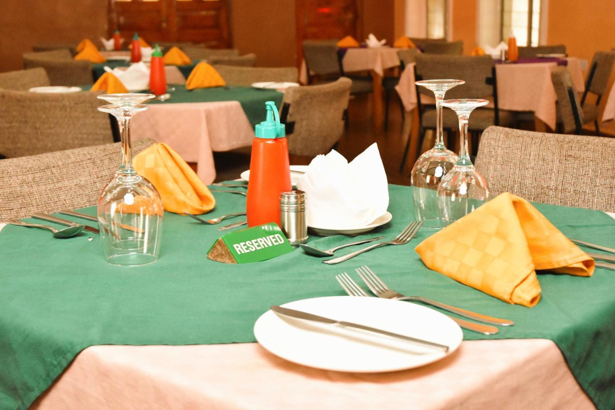 Wagon Wheel Hotel Eldoret Extérieur photo