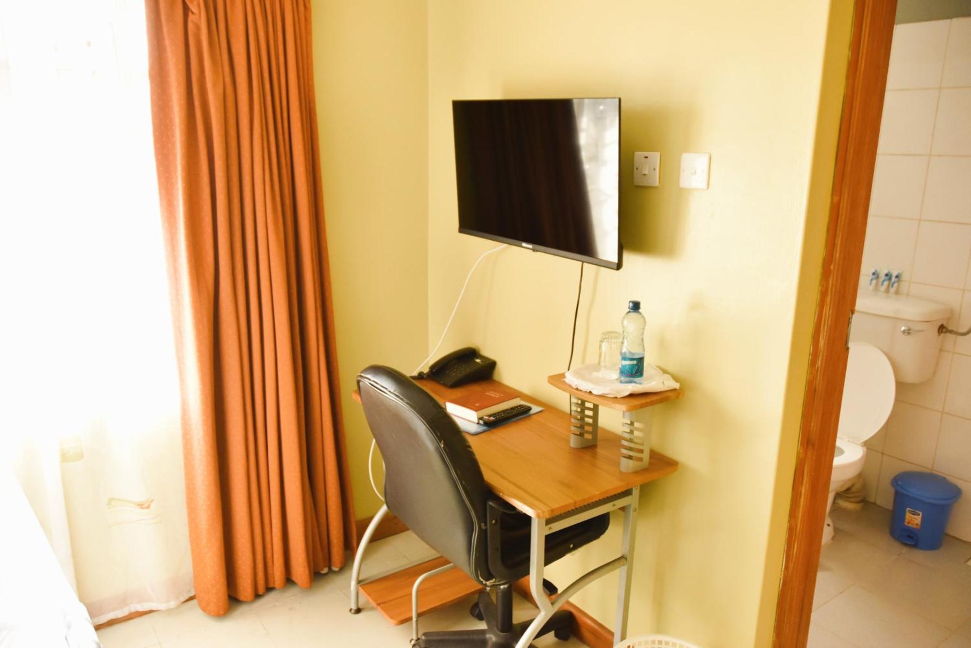 Wagon Wheel Hotel Eldoret Extérieur photo
