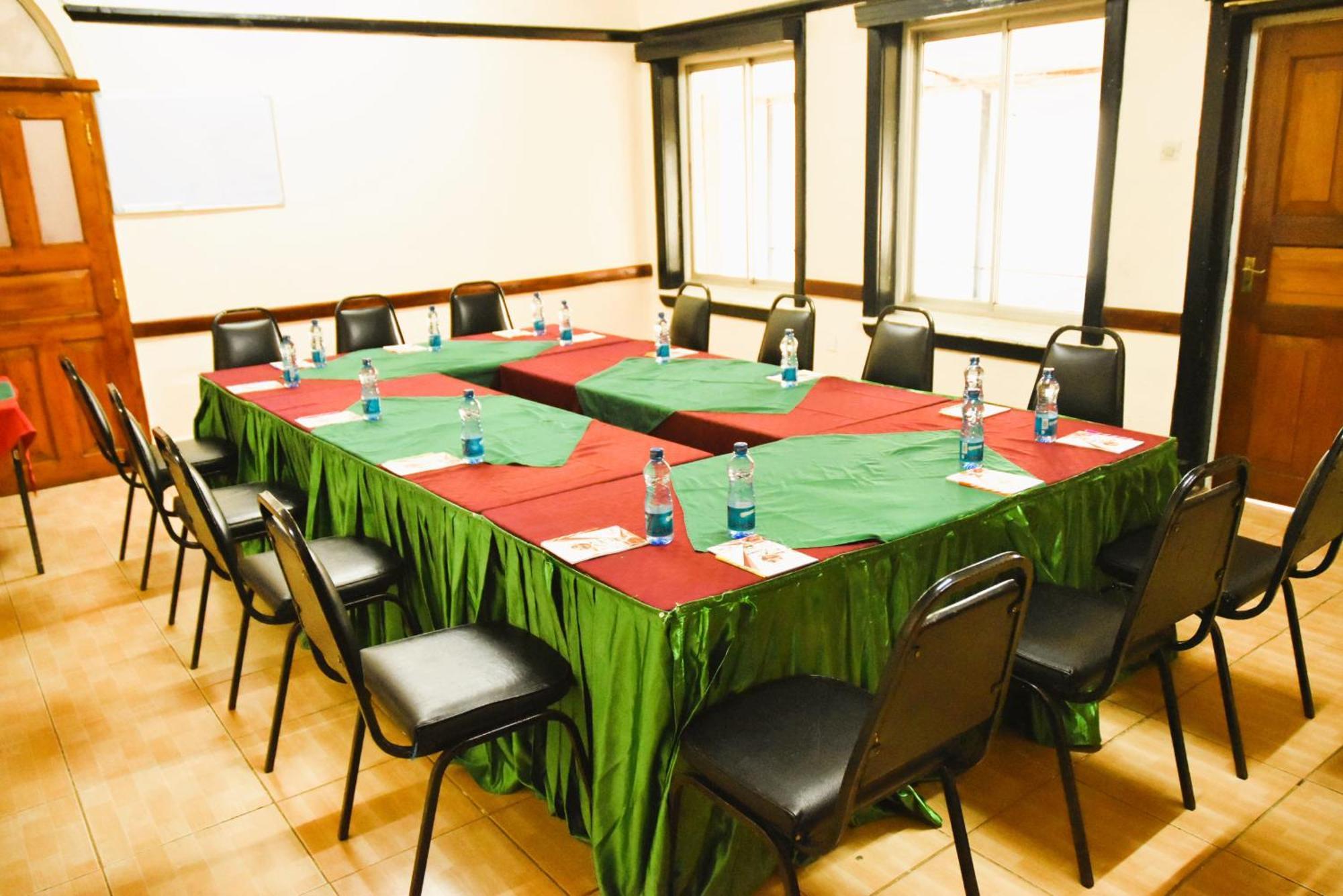 Wagon Wheel Hotel Eldoret Extérieur photo