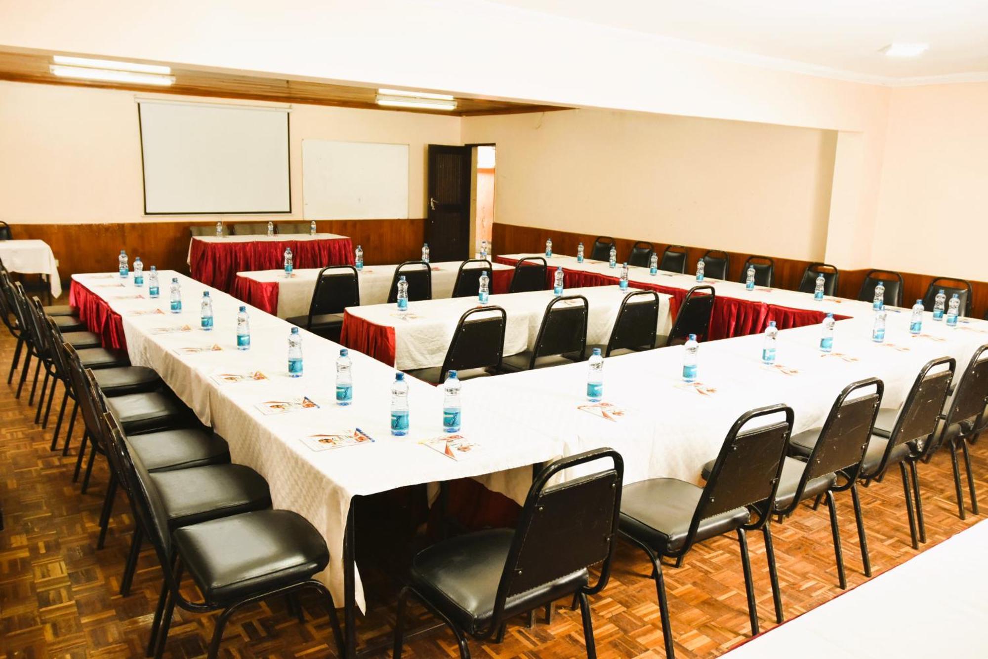 Wagon Wheel Hotel Eldoret Extérieur photo